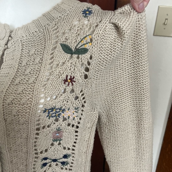 Embroidered medium lucky brand cardigan like new - Picture 3 of 13